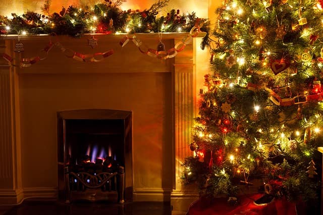 decorate-new-construction-homes-christmas